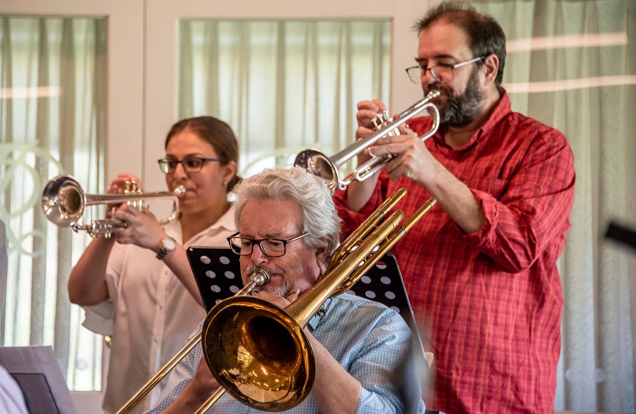 Horns Plug Big Band Gallery